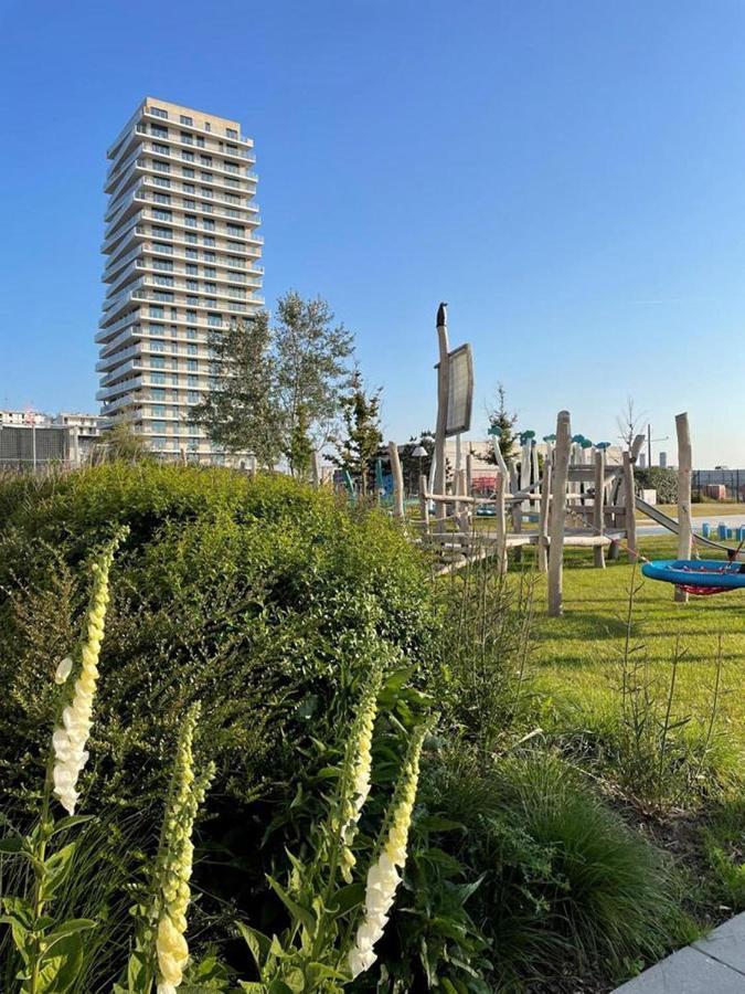 Central Park Tower Sea View Residence With Pool And Gym Oostende Exteriör bild