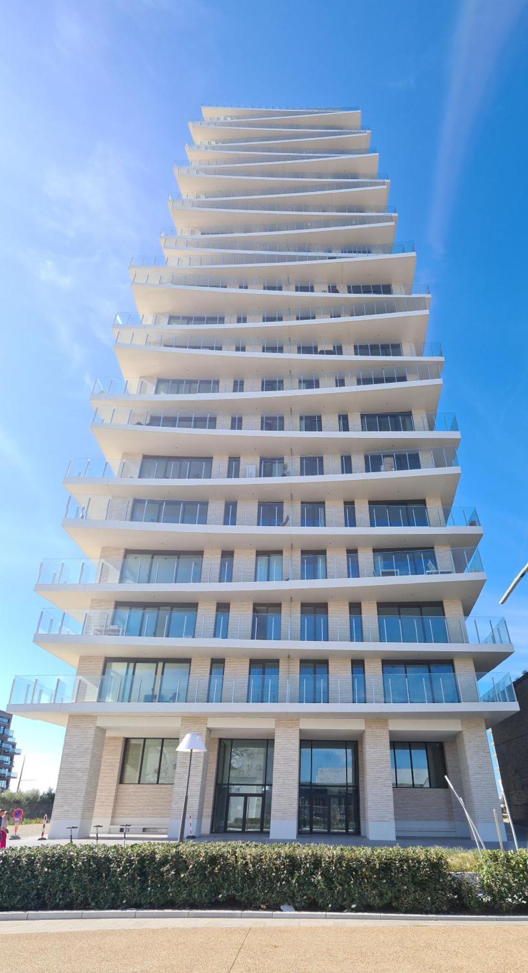 Central Park Tower Sea View Residence With Pool And Gym Oostende Exteriör bild